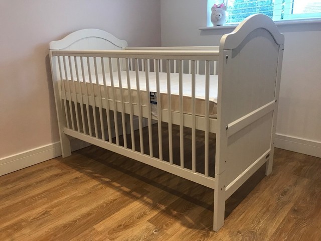mamas and papas amie cot bed
